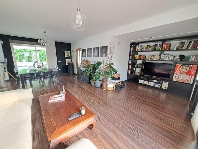 4 slaapkamer Rijtjeshuis te koop in Alzira - € 380.000 (Ref: 9023114)