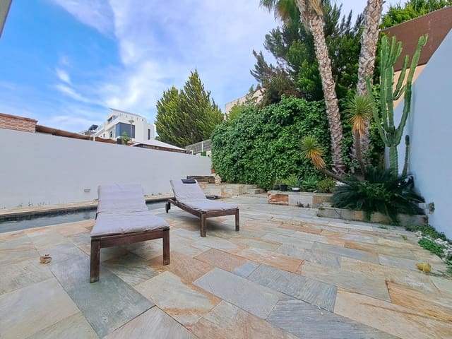 4 slaapkamer Rijtjeshuis te koop in Alzira - € 380.000 (Ref: 9023114)