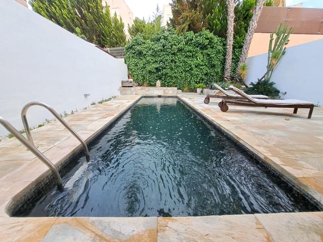 4 slaapkamer Rijtjeshuis te koop in Alzira - € 380.000 (Ref: 9023114)