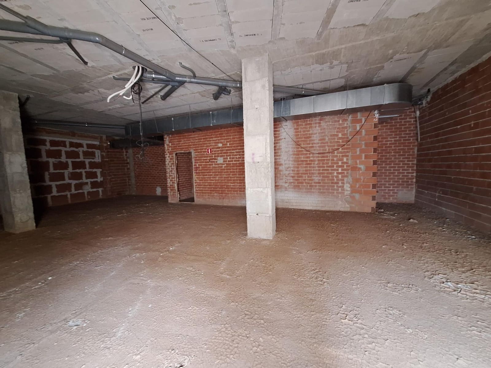 Erhverv til salg i Algemesi - € 171.000 (Ref: 9029477)