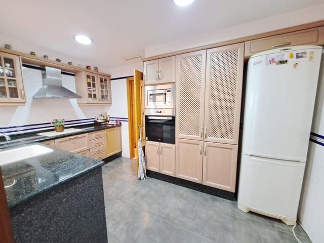 3 sovrum Radhus till salu i Alzira - 265 000 € (Ref: 9029478)