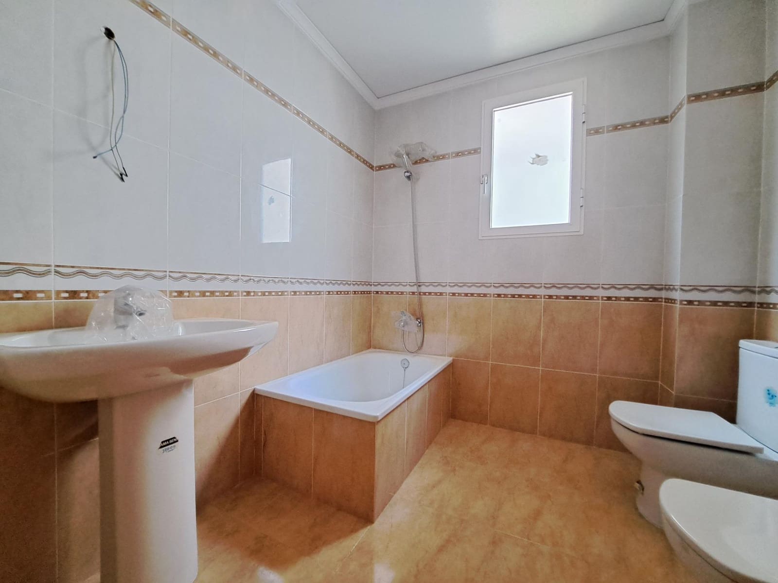 6 sypialnia Dom na sprzedaż w Carcaixent z garażem - 250 000 € (Ref: 9059696)