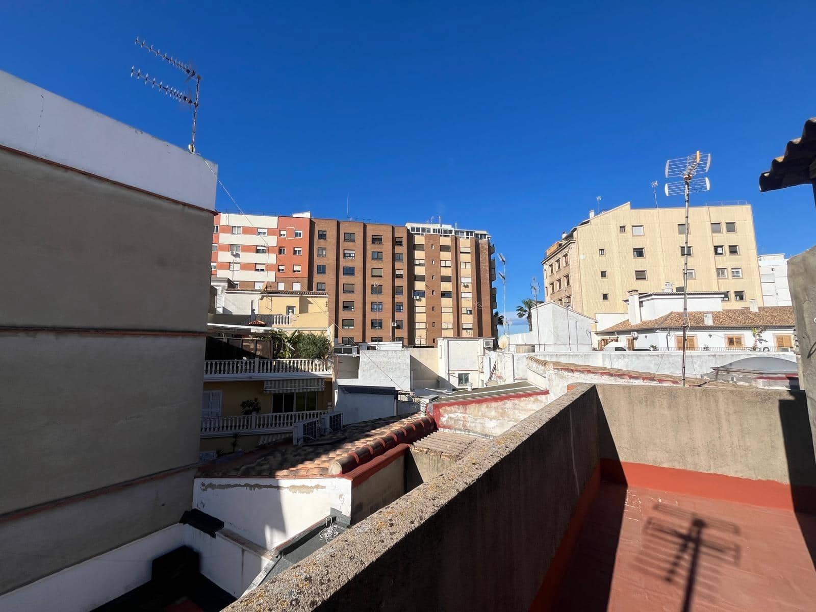 7 soveværelse Byhus til salg i Alzira - € 188.000 (Ref: 9085222)