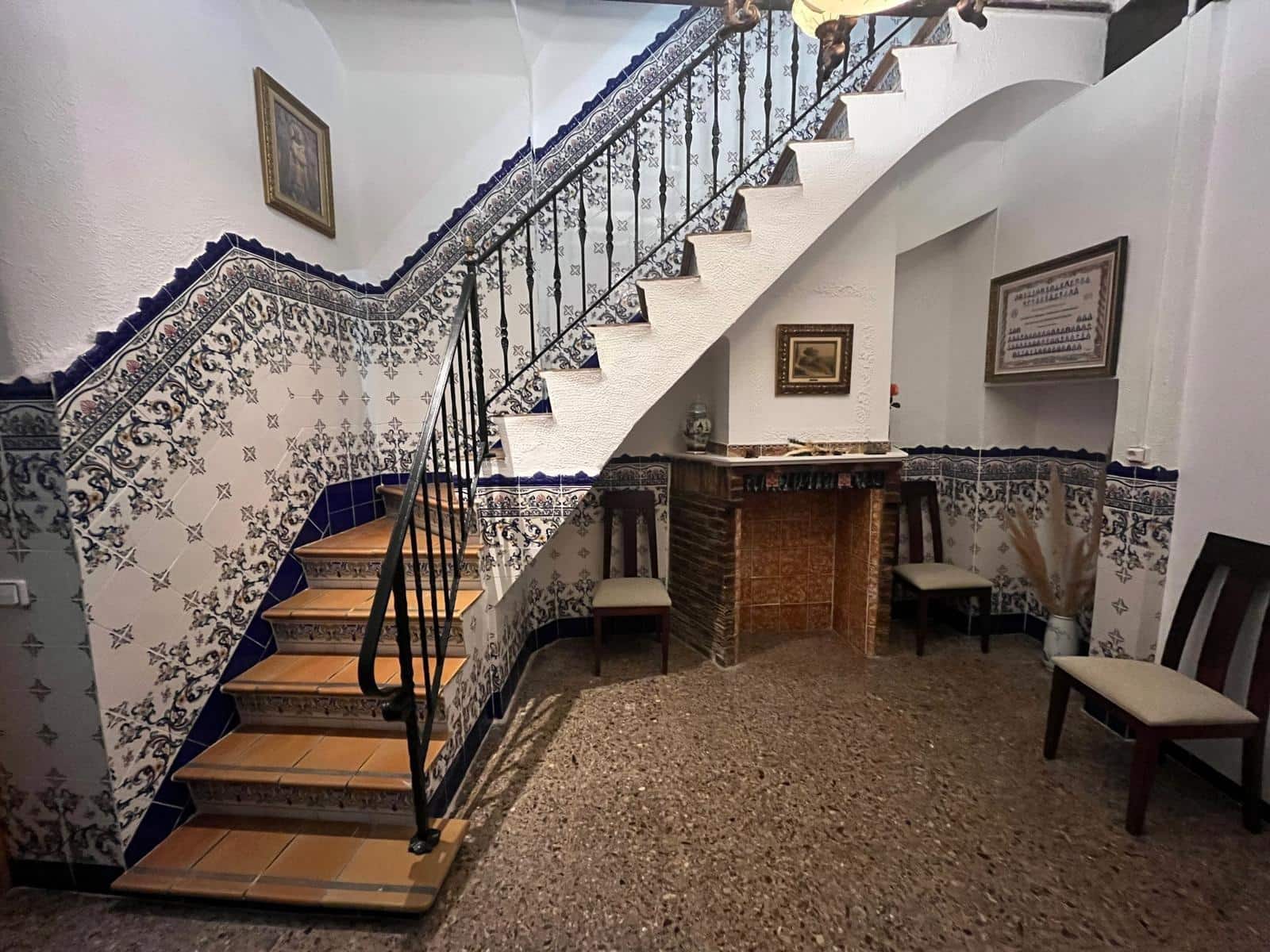 7 soveværelse Byhus til salg i Alzira - € 188.000 (Ref: 9085222)