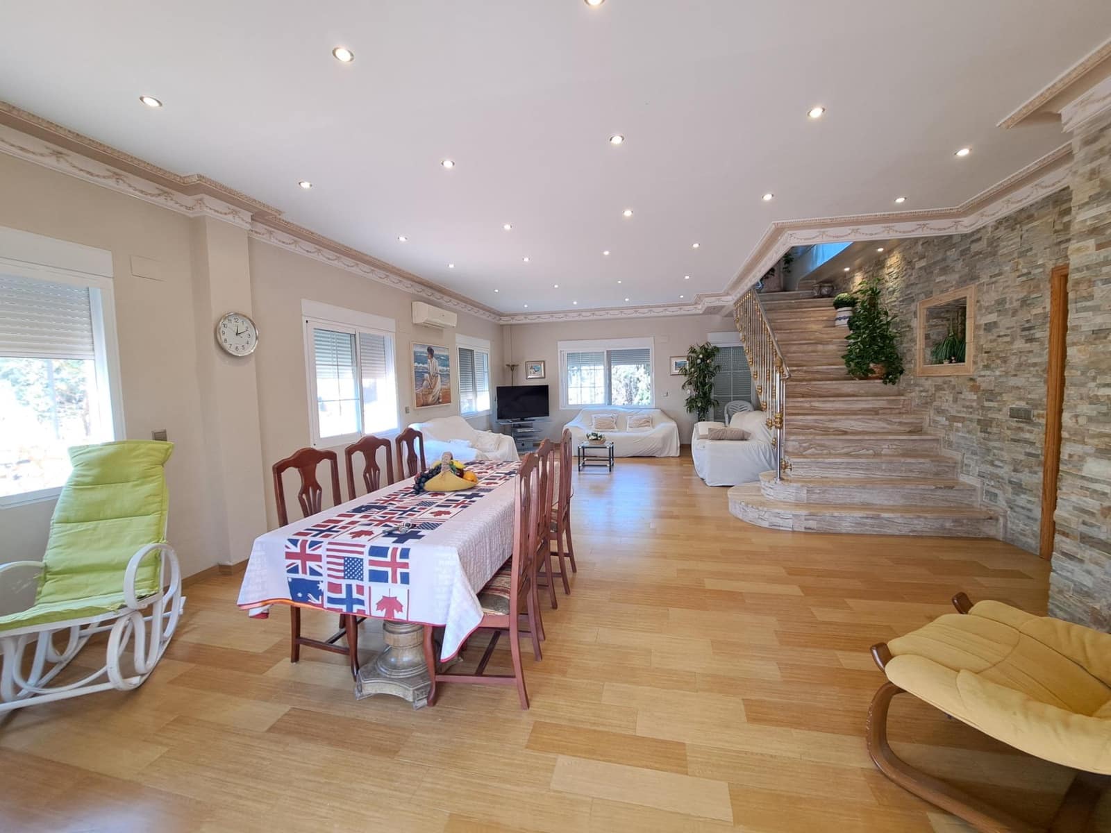 6 soveværelse Villa til salg i Alberic med swimmingpool garage - € 450.000 (Ref: 9106476)