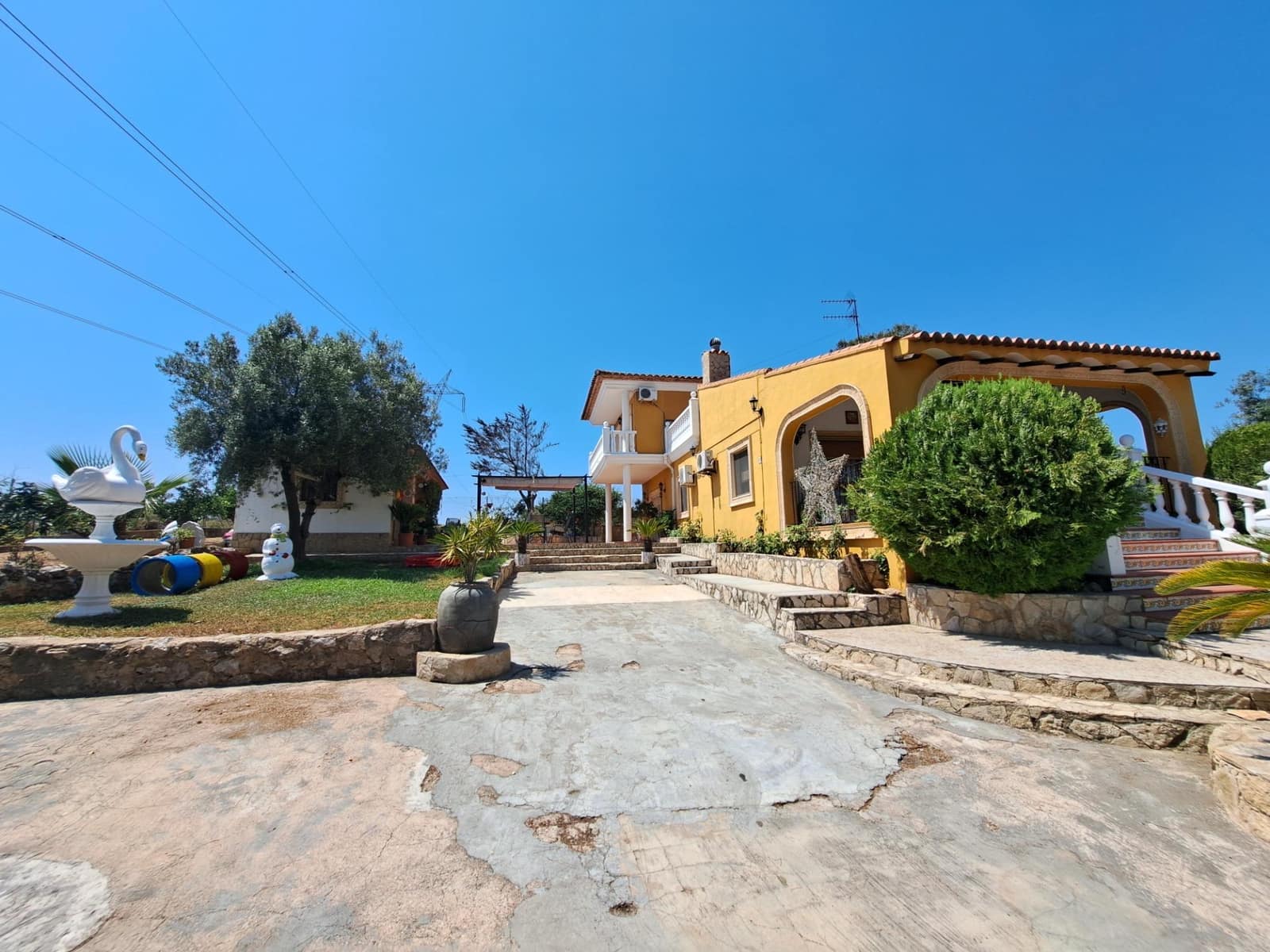 6 soveværelse Villa til salg i Alberic med swimmingpool garage - € 450.000 (Ref: 9106476)