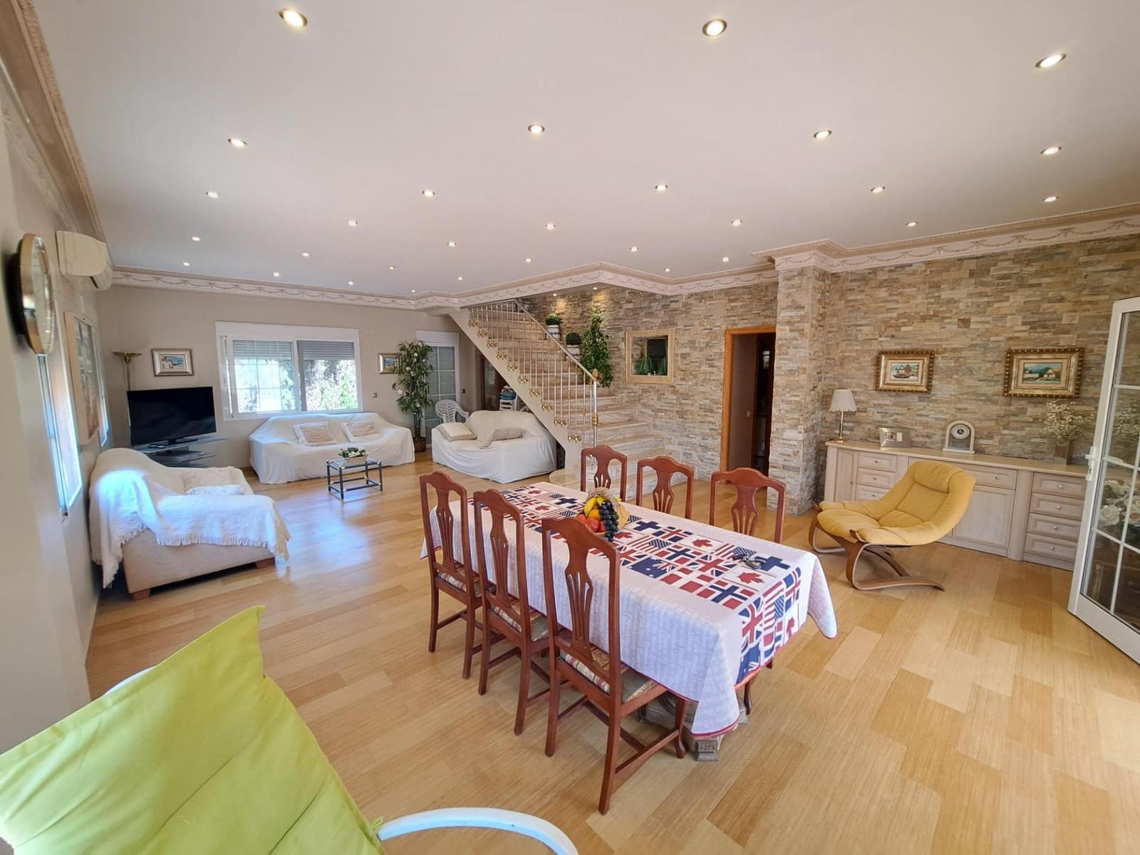 6 soveværelse Villa til salg i Alberic med swimmingpool garage - € 450.000 (Ref: 9106476)