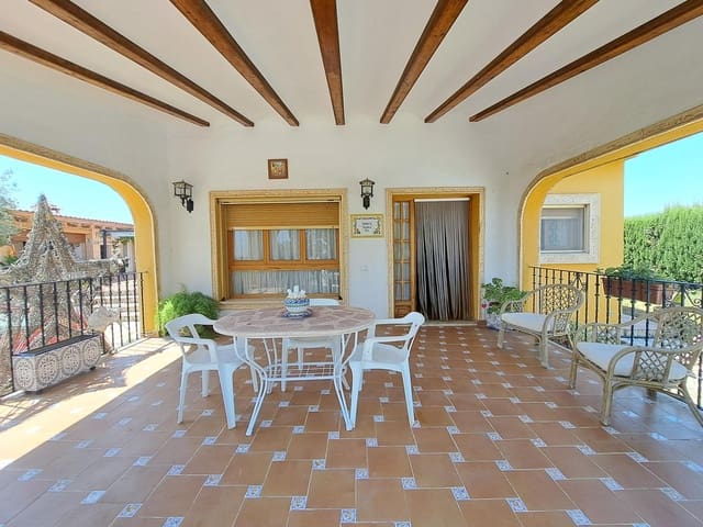 6 chambre Villa/Maison à vendre à Alberic avec piscine garage - 450 000 € (Ref: 9106476)