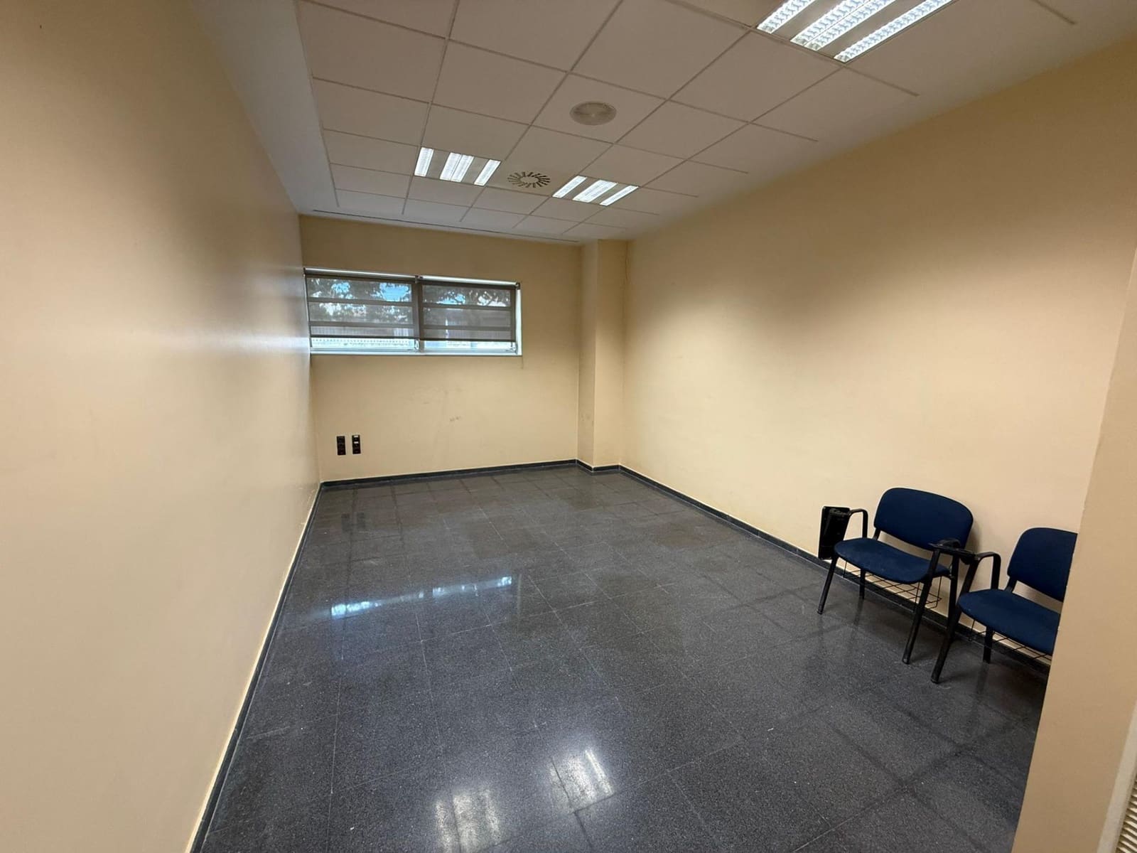 Virksomhed til salg i Valencia by - € 1.000.000 (Ref: 9110197)