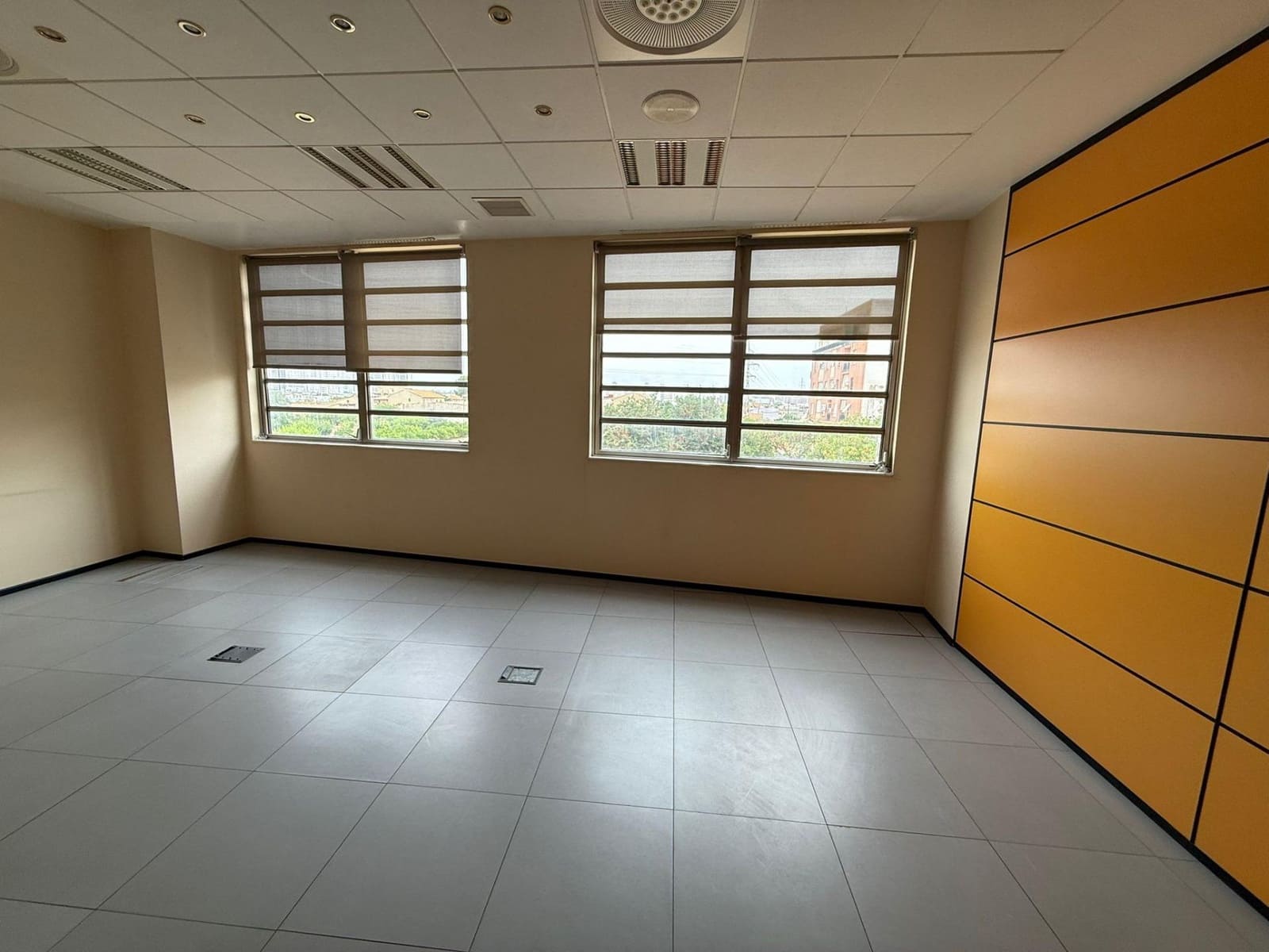 Virksomhed til salg i Valencia by - € 1.000.000 (Ref: 9110197)