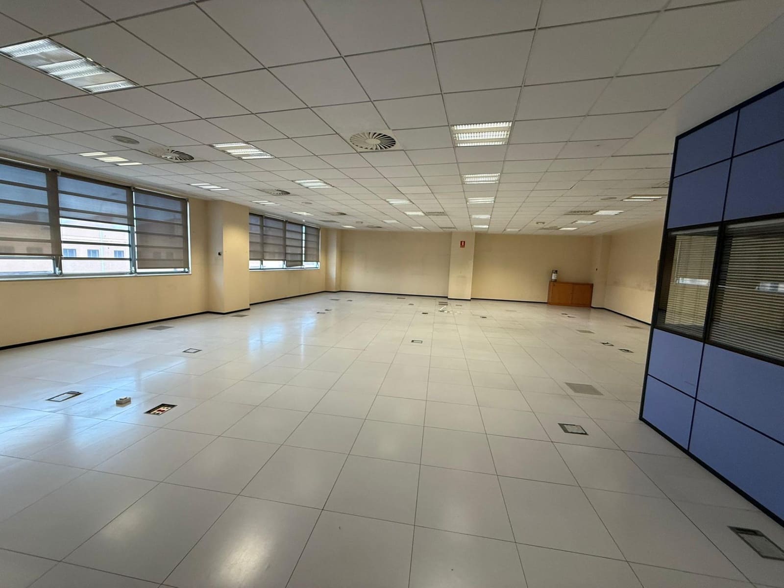 Virksomhed til salg i Valencia by - € 1.000.000 (Ref: 9110197)