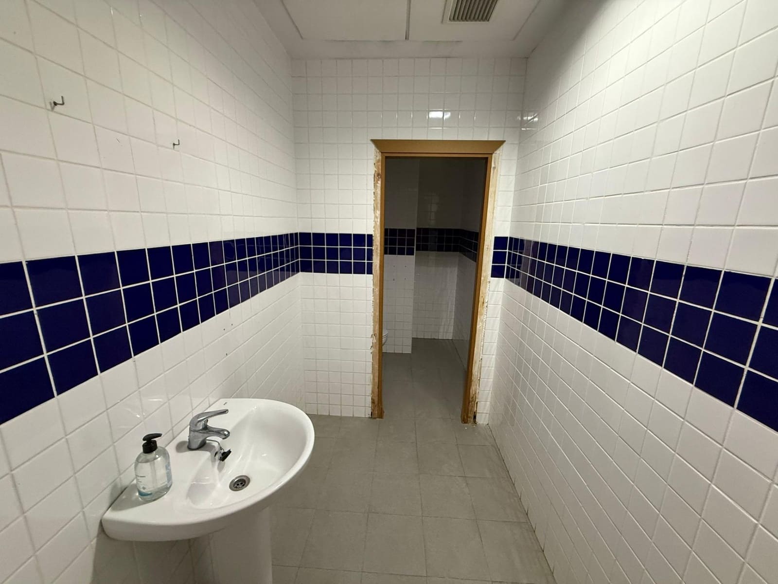 Virksomhed til salg i Valencia by - € 1.000.000 (Ref: 9110197)