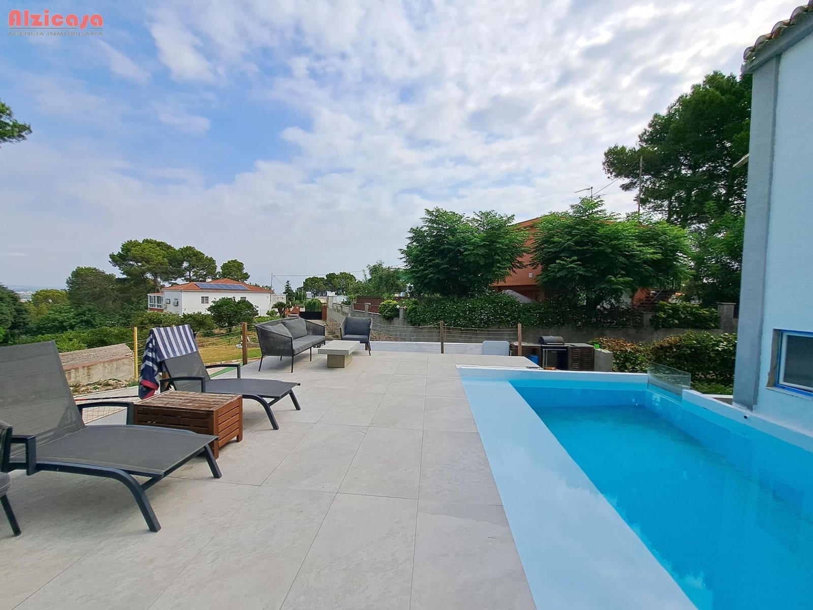 4 soveværelse Villa til salg i Alzira med swimmingpool - € 330.000 (Ref: 9118659)