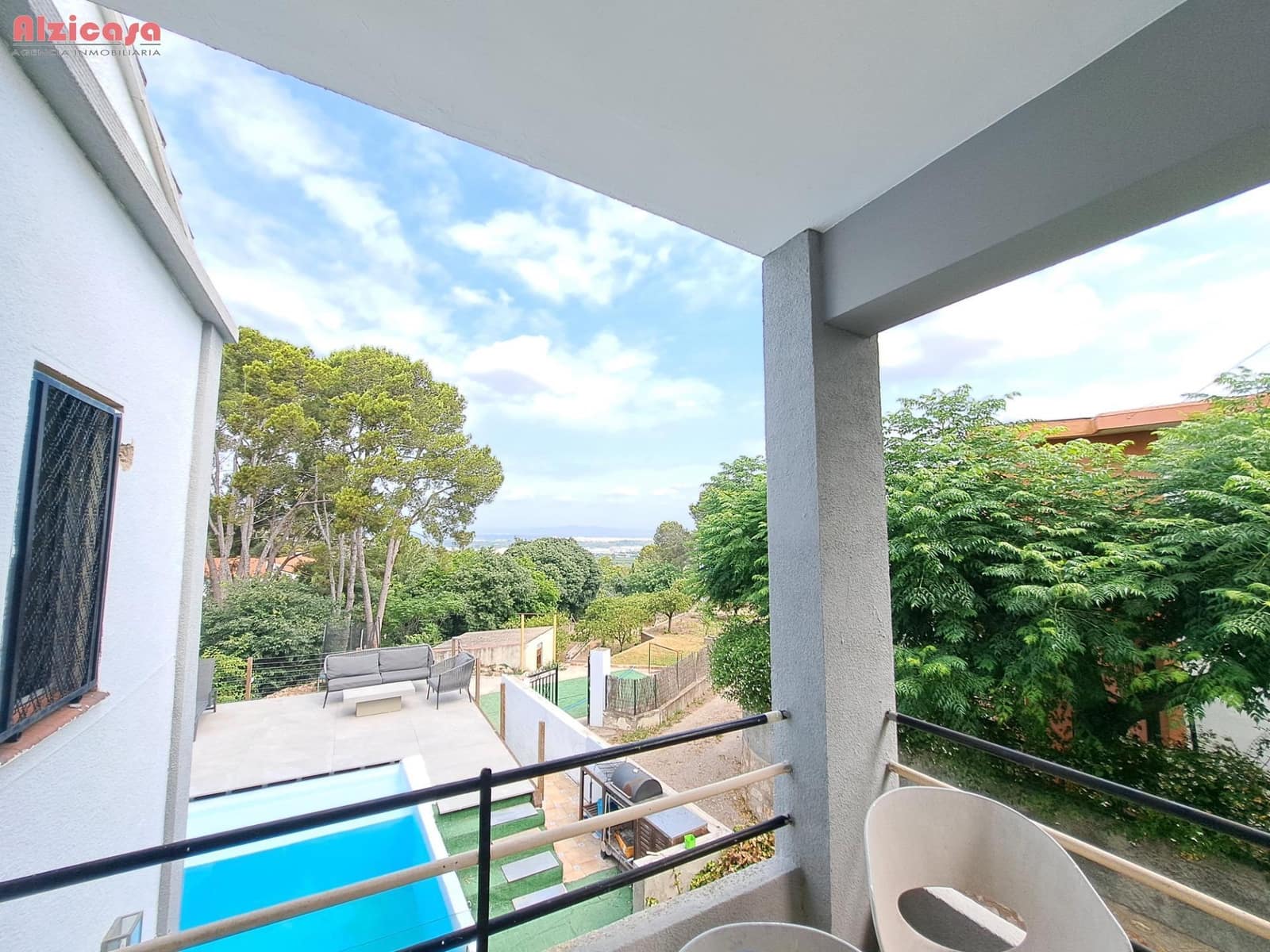 4 soveværelse Villa til salg i Alzira med swimmingpool - € 330.000 (Ref: 9118659)