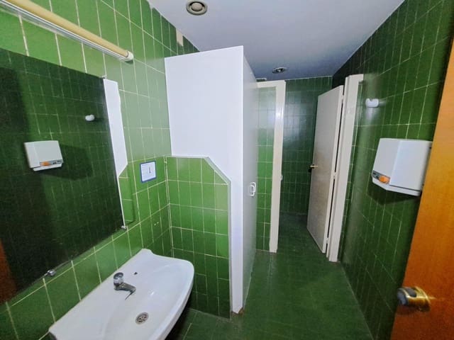 Erhverv til salg i Alzira - € 143.500 (Ref: 9128197)