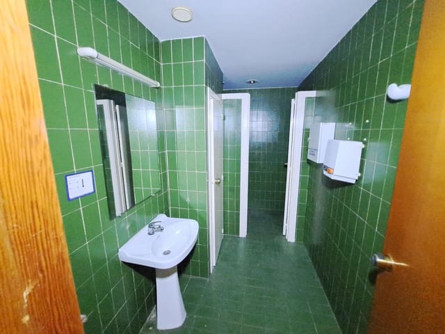 Erhverv til salg i Alzira - € 143.500 (Ref: 9128197)