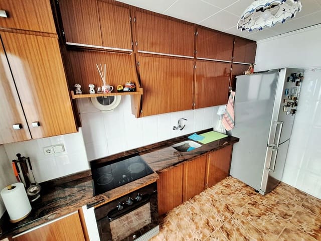 3 bedroom Apartment for sale in Carcaixent - € 90,000 (Ref: 9132301)