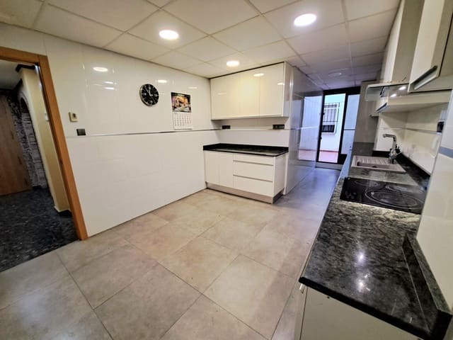 4 soveværelse Lejlighed til salg i Alzira - € 168.000 (Ref: 9162225)