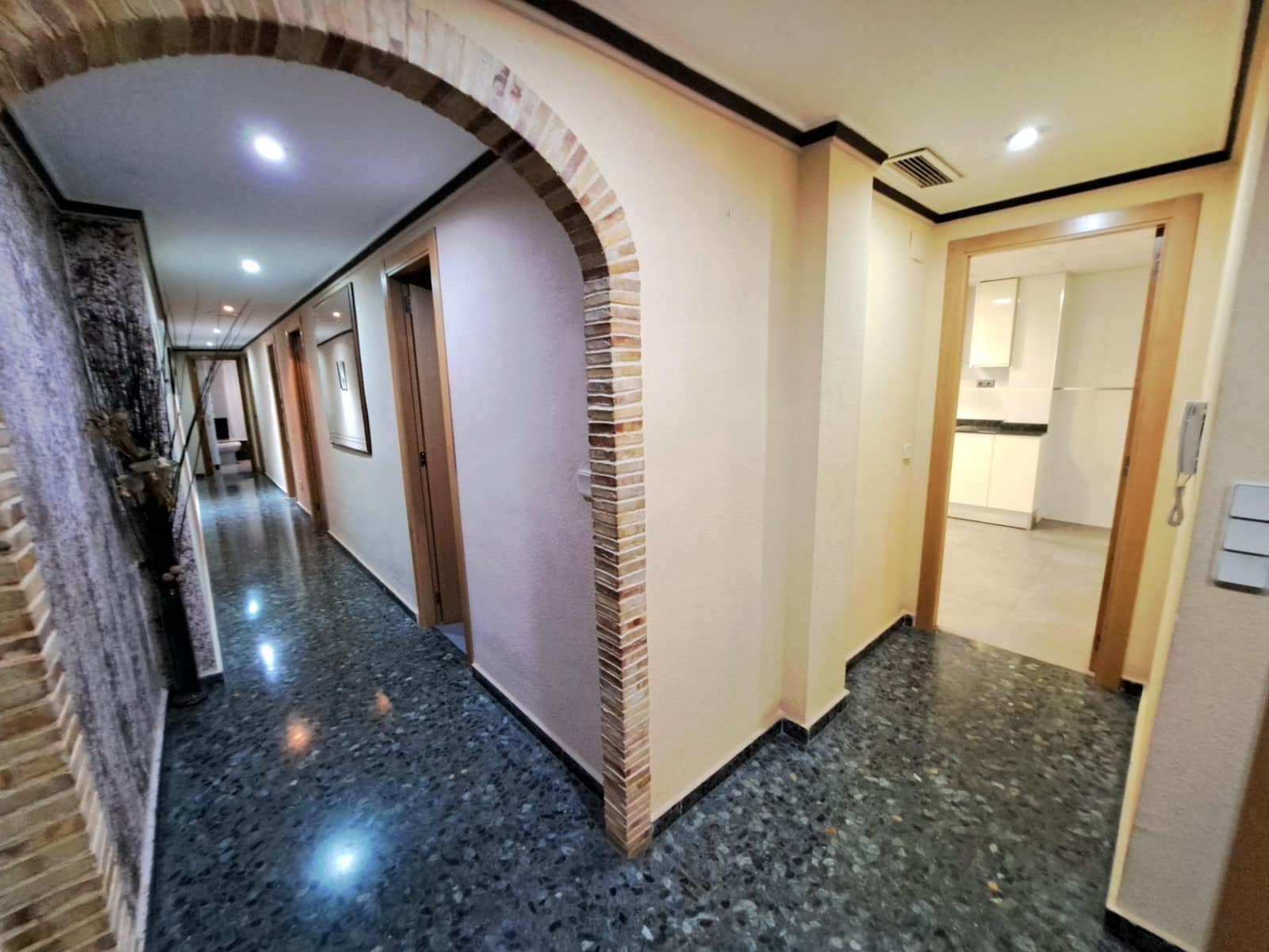 4 soveværelse Lejlighed til salg i Alzira - € 168.000 (Ref: 9162225)