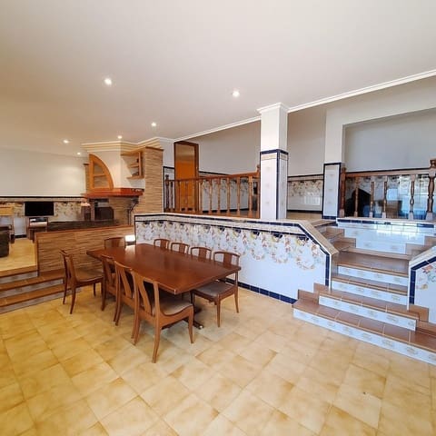 Chalet de 6 habitaciones en Alzira en venta con piscina garaje - 650.000 € (Ref: 9163675)