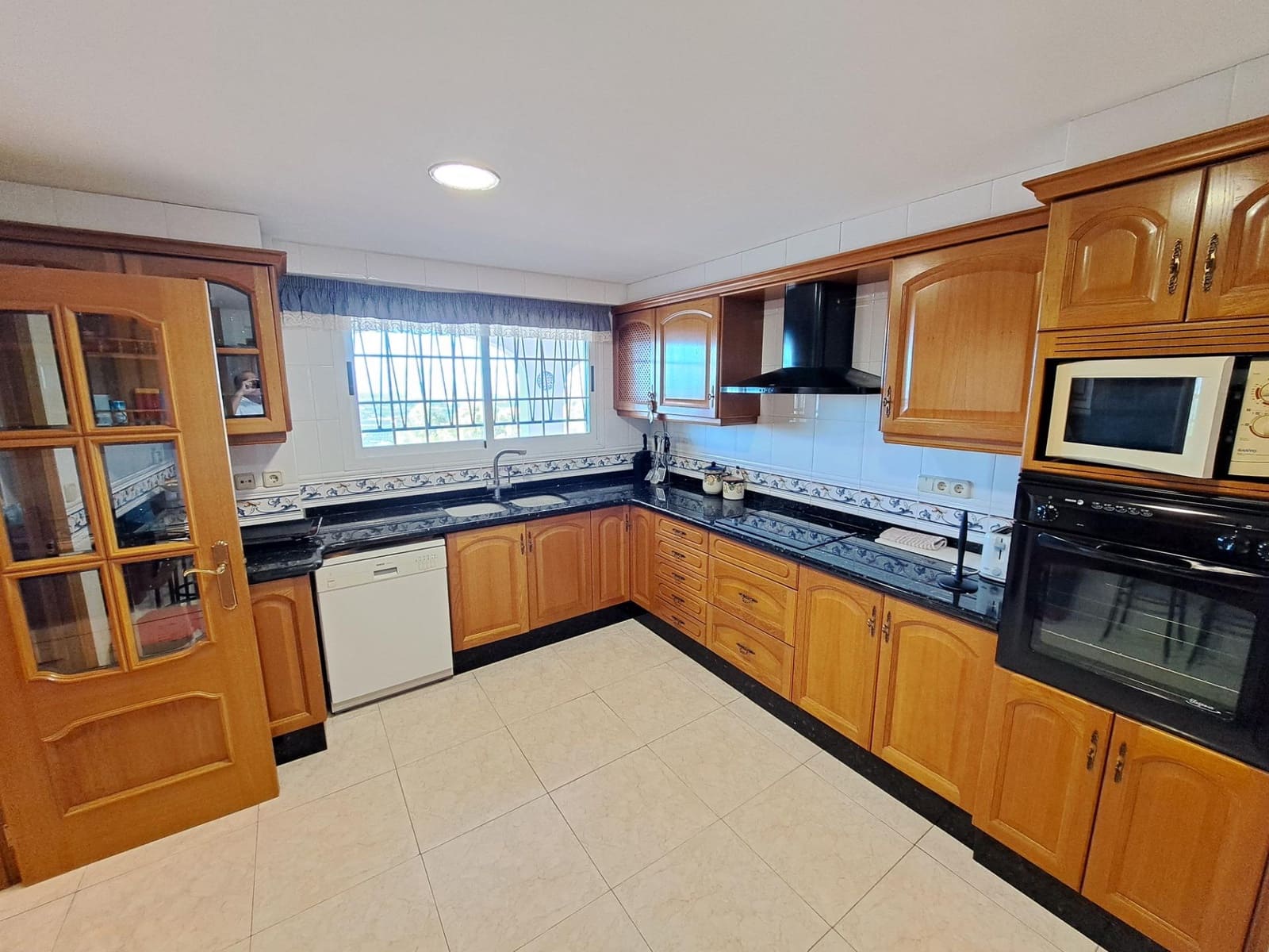 6 soveværelse Villa til salg i Alzira med swimmingpool garage - € 650.000 (Ref: 9163675)