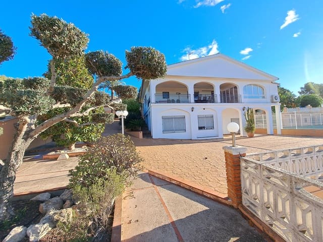 Chalet de 6 habitaciones en Alzira en venta con piscina garaje - 650.000 € (Ref: 9163675)
