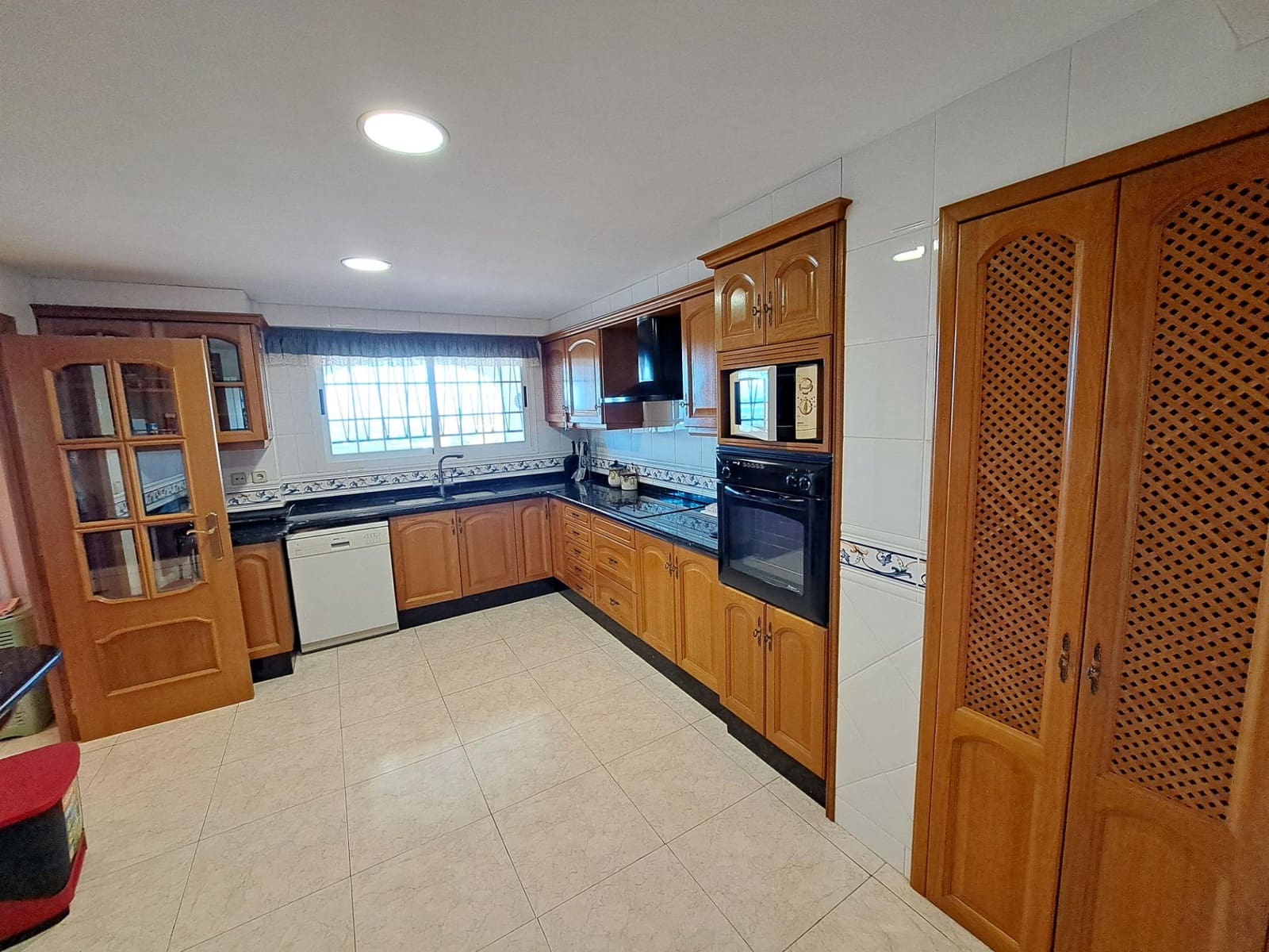 6 soveværelse Villa til salg i Alzira med swimmingpool garage - € 650.000 (Ref: 9163675)