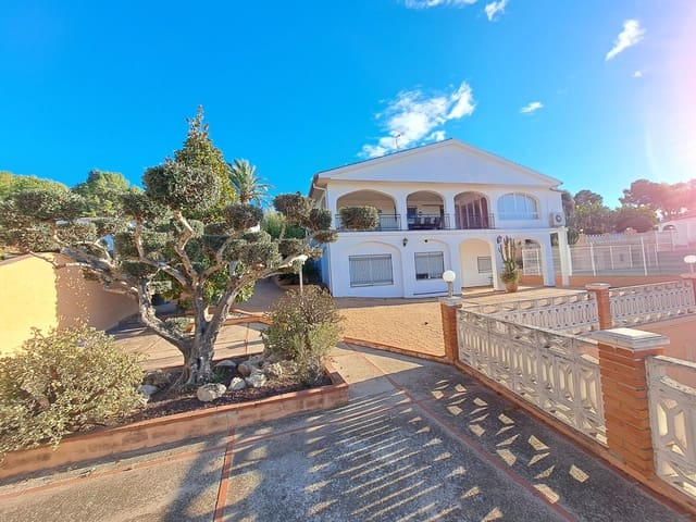 Chalet de 6 habitaciones en Alzira en venta con piscina garaje - 650.000 € (Ref: 9163675)