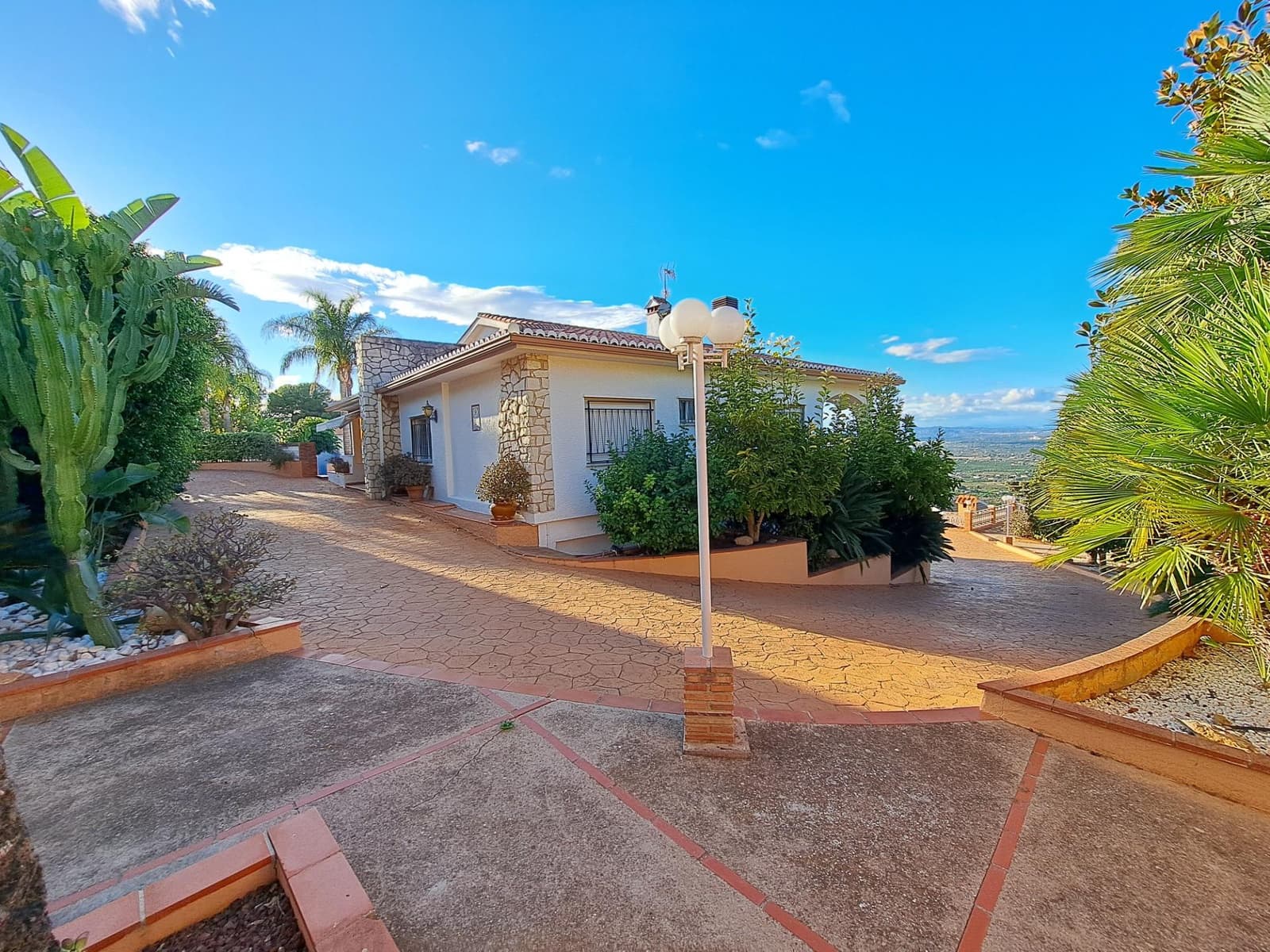 6 soveværelse Villa til salg i Alzira med swimmingpool garage - € 650.000 (Ref: 9163675)