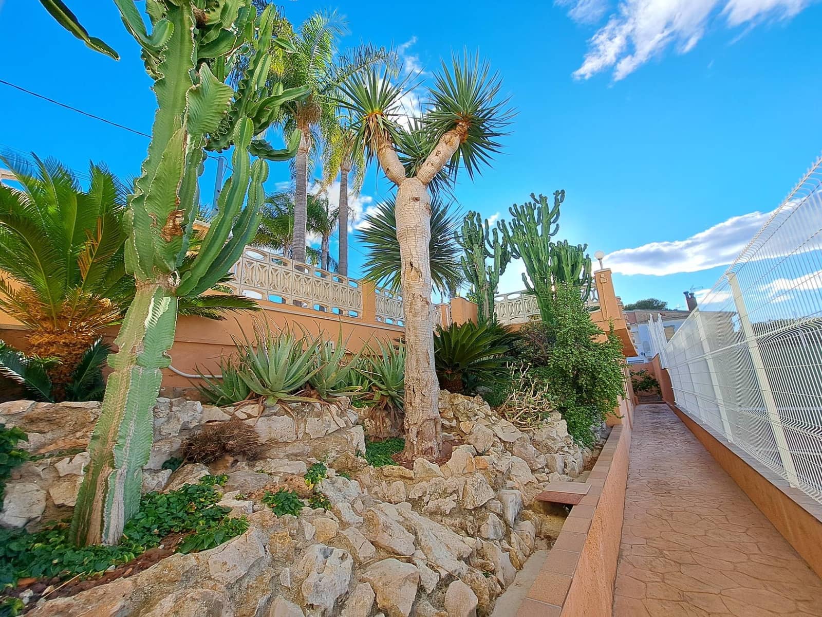 6 soveværelse Villa til salg i Alzira med swimmingpool garage - € 650.000 (Ref: 9163675)