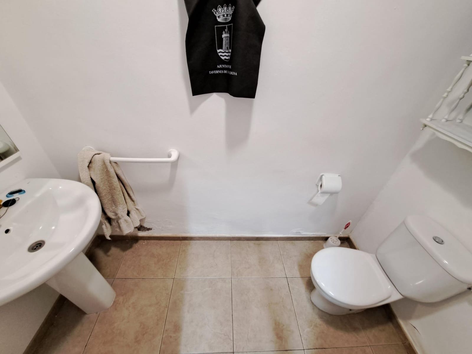 Erhverv til salg i Carcaixent - € 150.000 (Ref: 9183634)