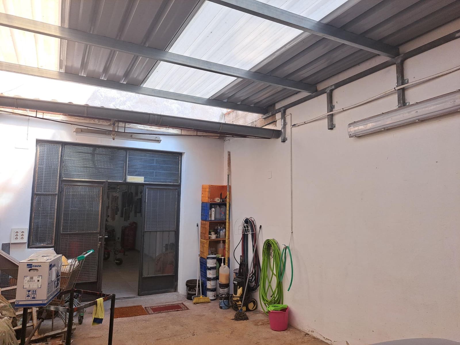 Erhverv til salg i Carcaixent - € 150.000 (Ref: 9183634)