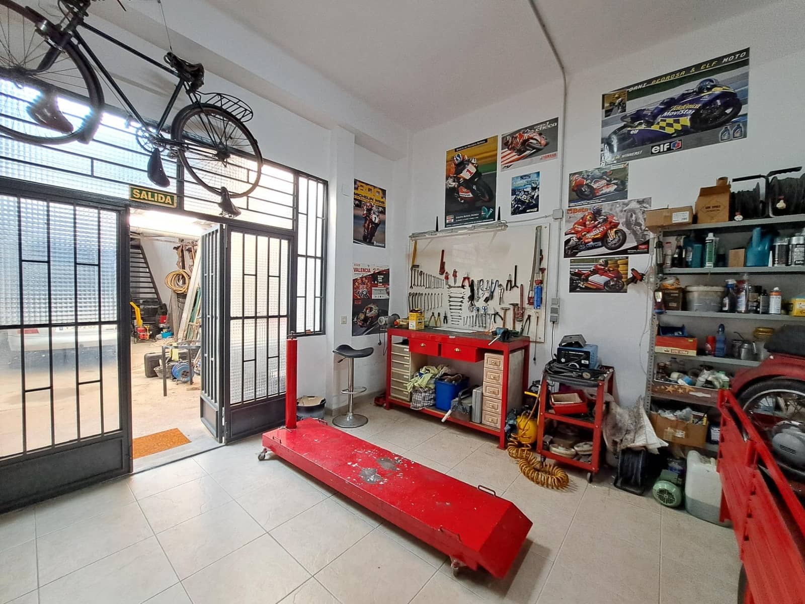 Erhverv til salg i Carcaixent - € 150.000 (Ref: 9183634)