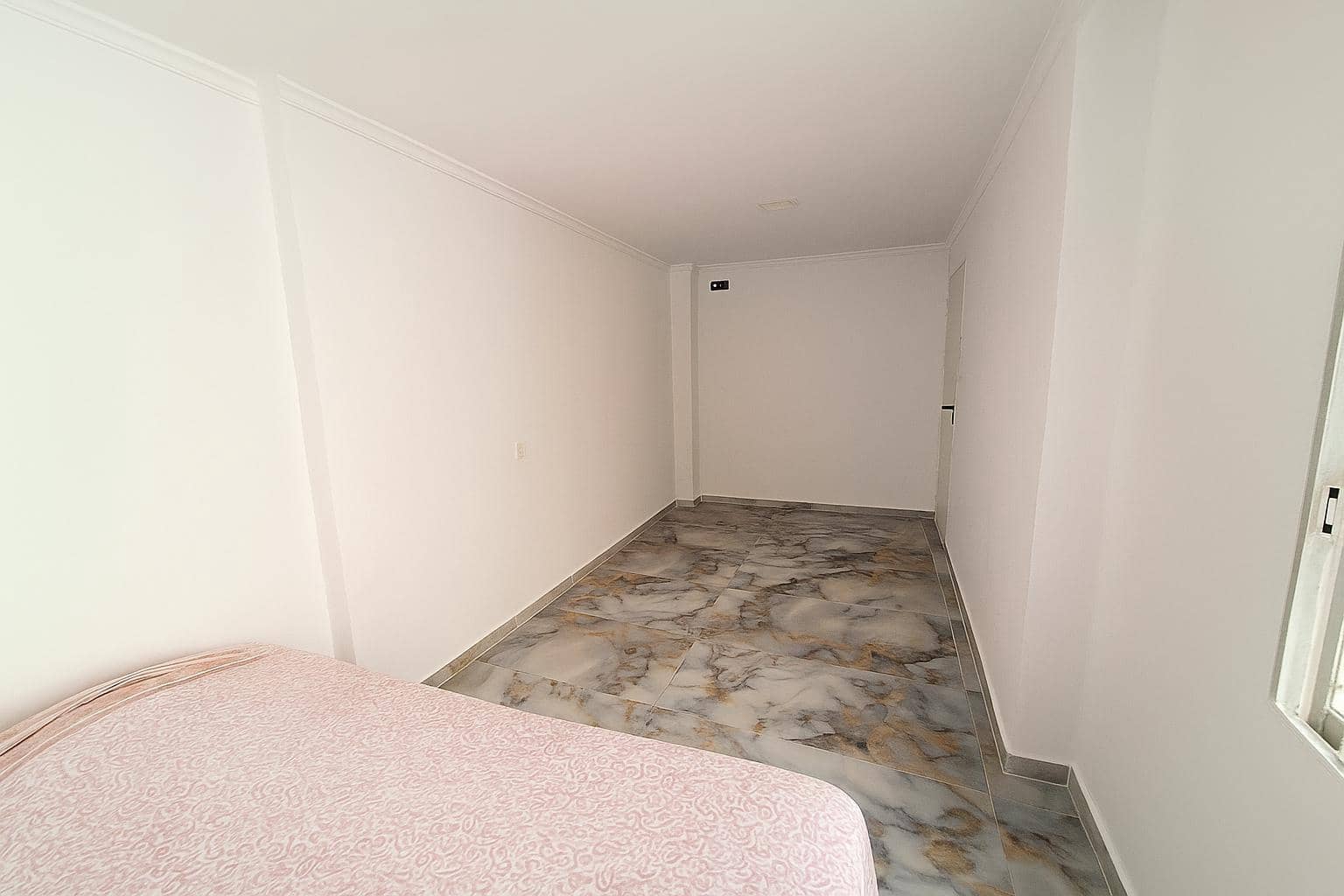 Casa de 4 habitaciones en Alzira en venta - 120.000 € (Ref: 9188396)