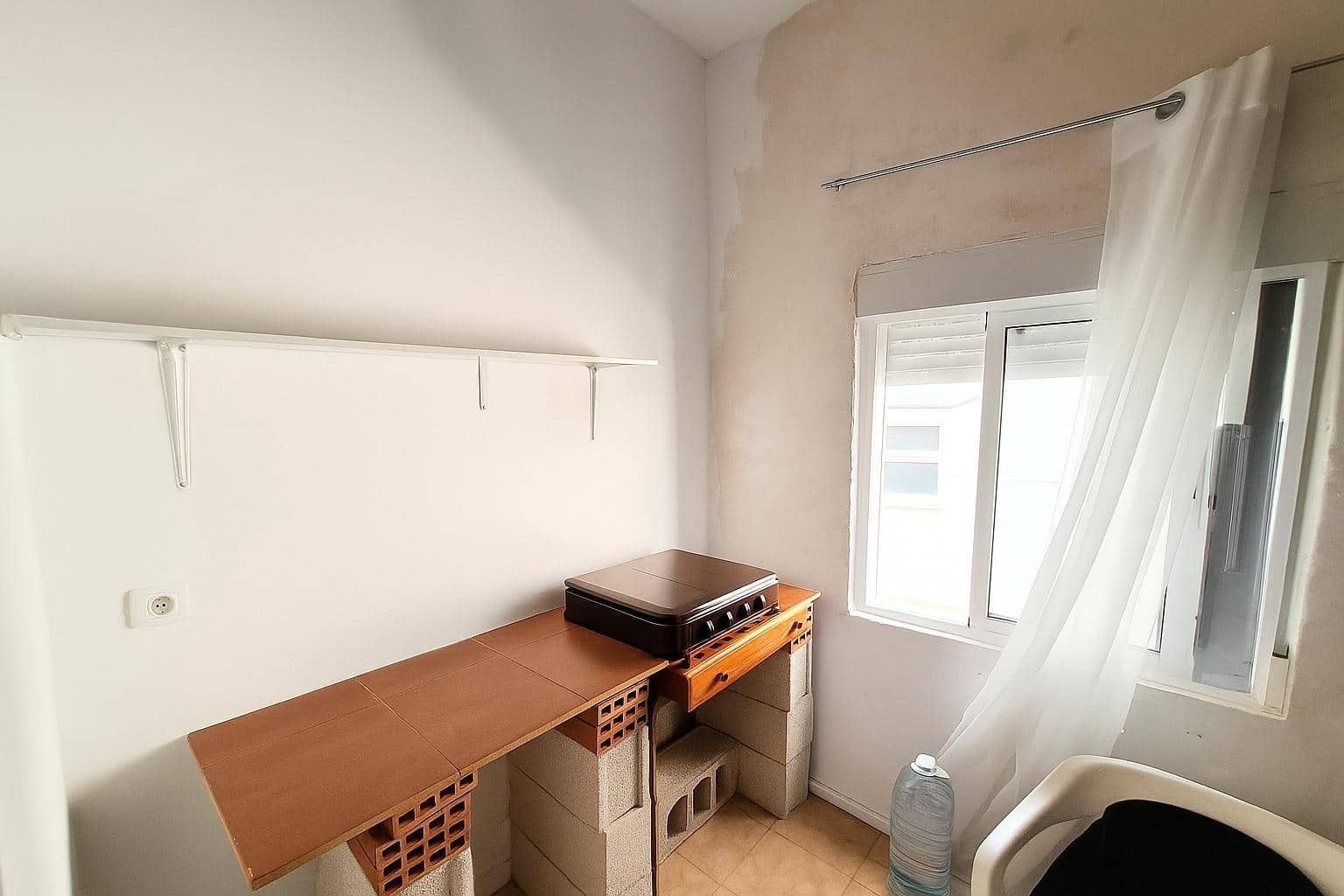 Casa de 4 habitaciones en Alzira en venta - 120.000 € (Ref: 9188396)