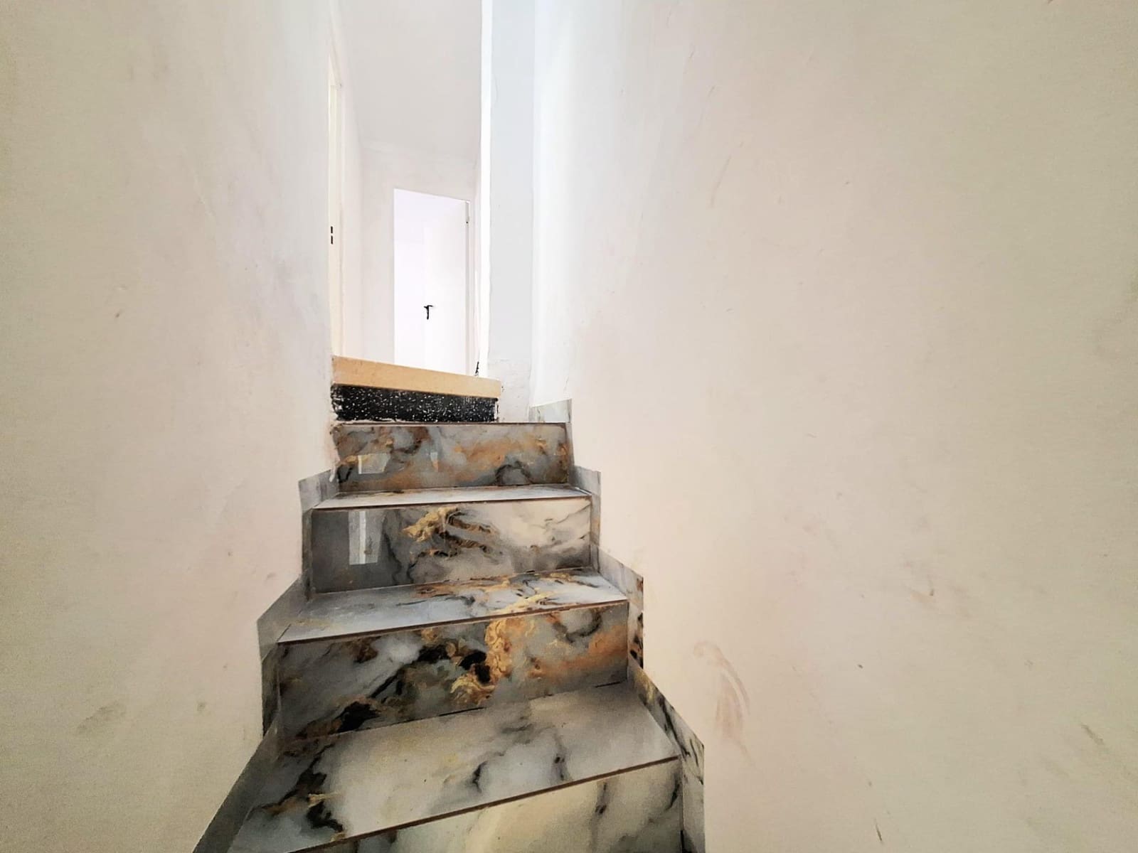 Casa de 4 habitaciones en Alzira en venta - 120.000 € (Ref: 9188396)