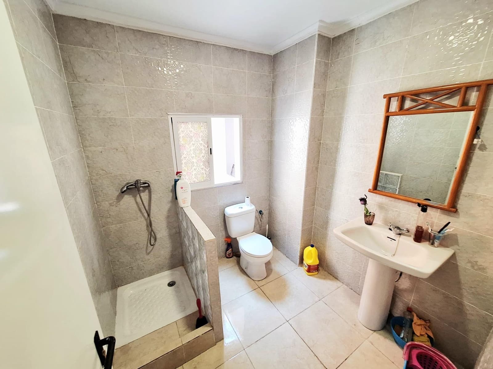 Casa de 4 habitaciones en Alzira en venta - 120.000 € (Ref: 9188396)