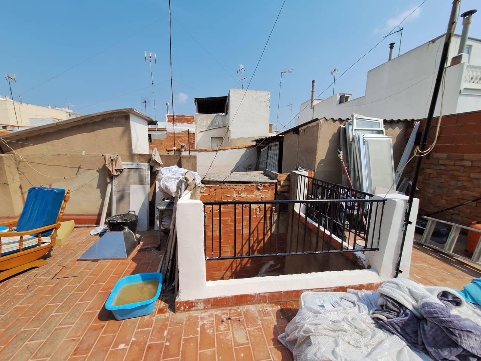 Casa de 4 habitaciones en Alzira en venta - 120.000 € (Ref: 9188396)