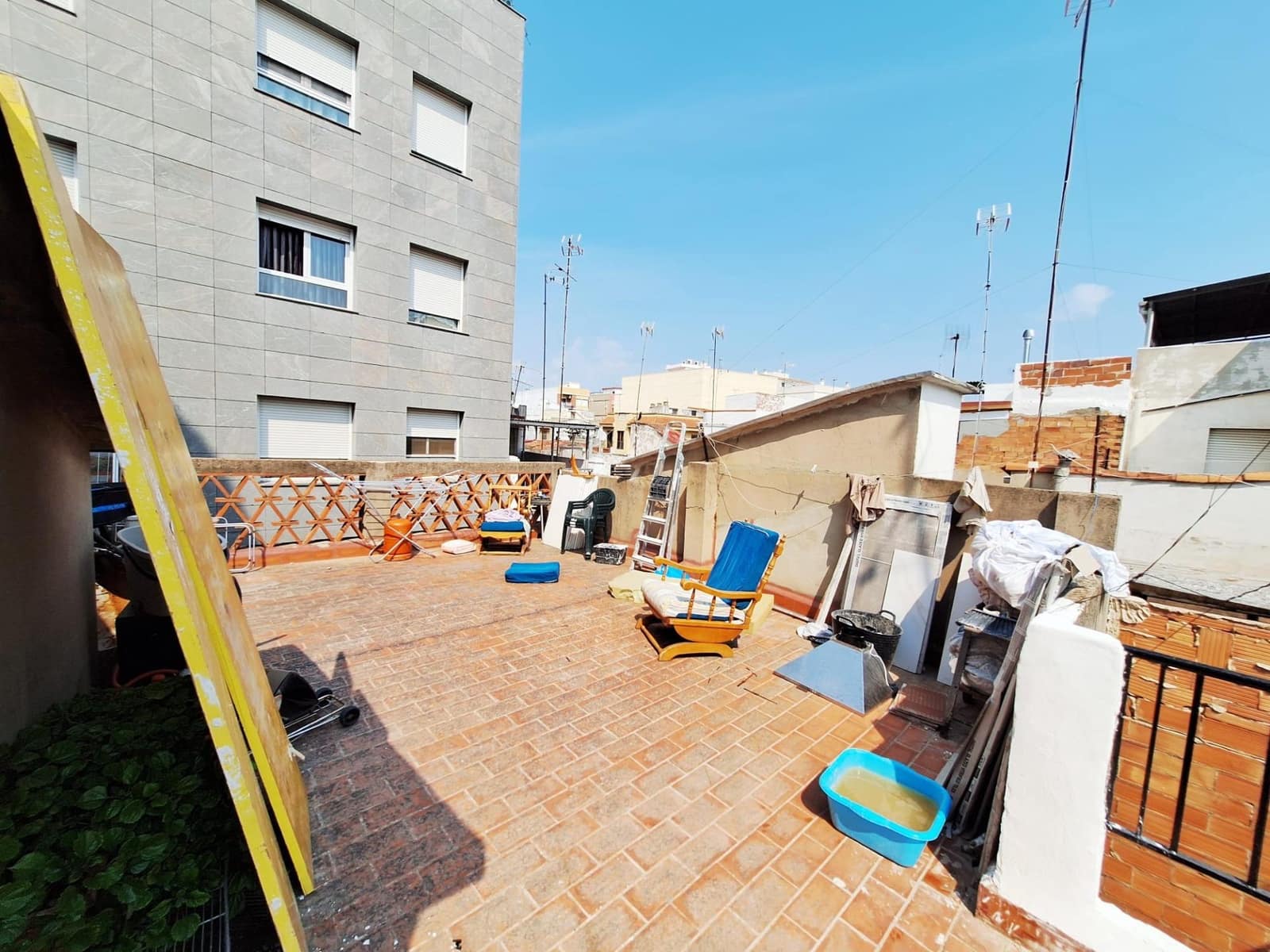 Casa de 4 habitaciones en Alzira en venta - 120.000 € (Ref: 9188396)