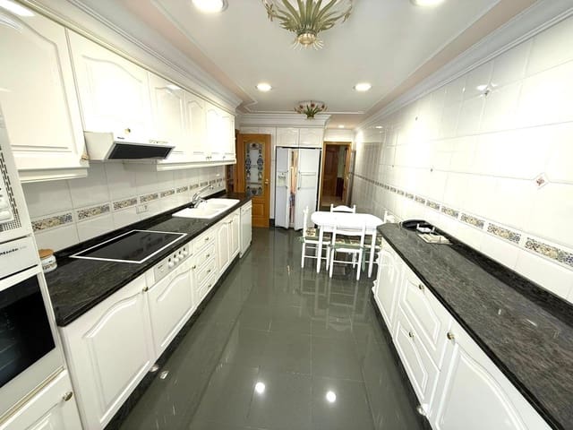 Piso de 3 habitaciones en Alzira en alquiler - 1.700 € (Ref: 9191024)