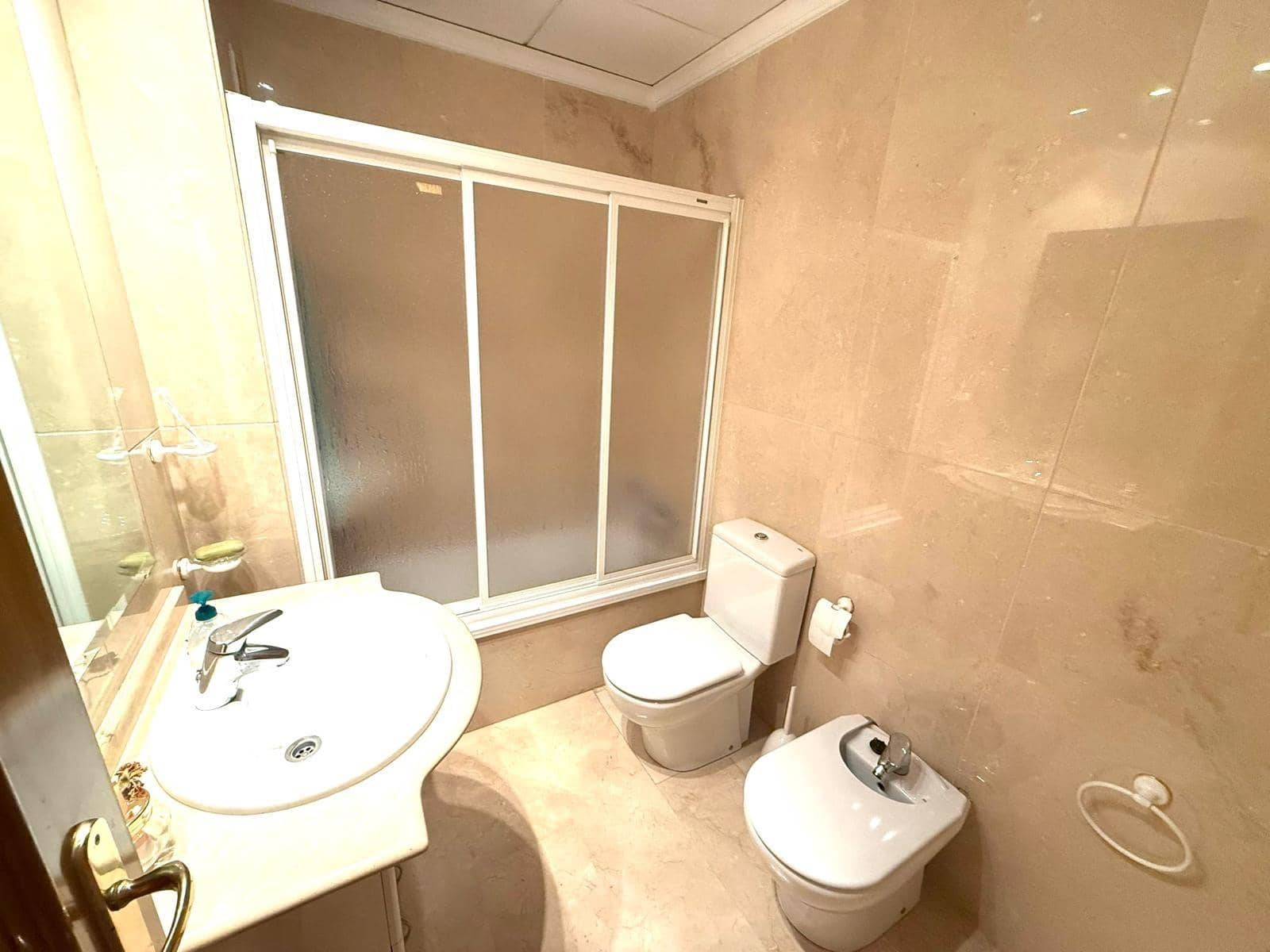 3 bedroom Flat for rent in Alzira - € 1,700 (Ref: 9191024)