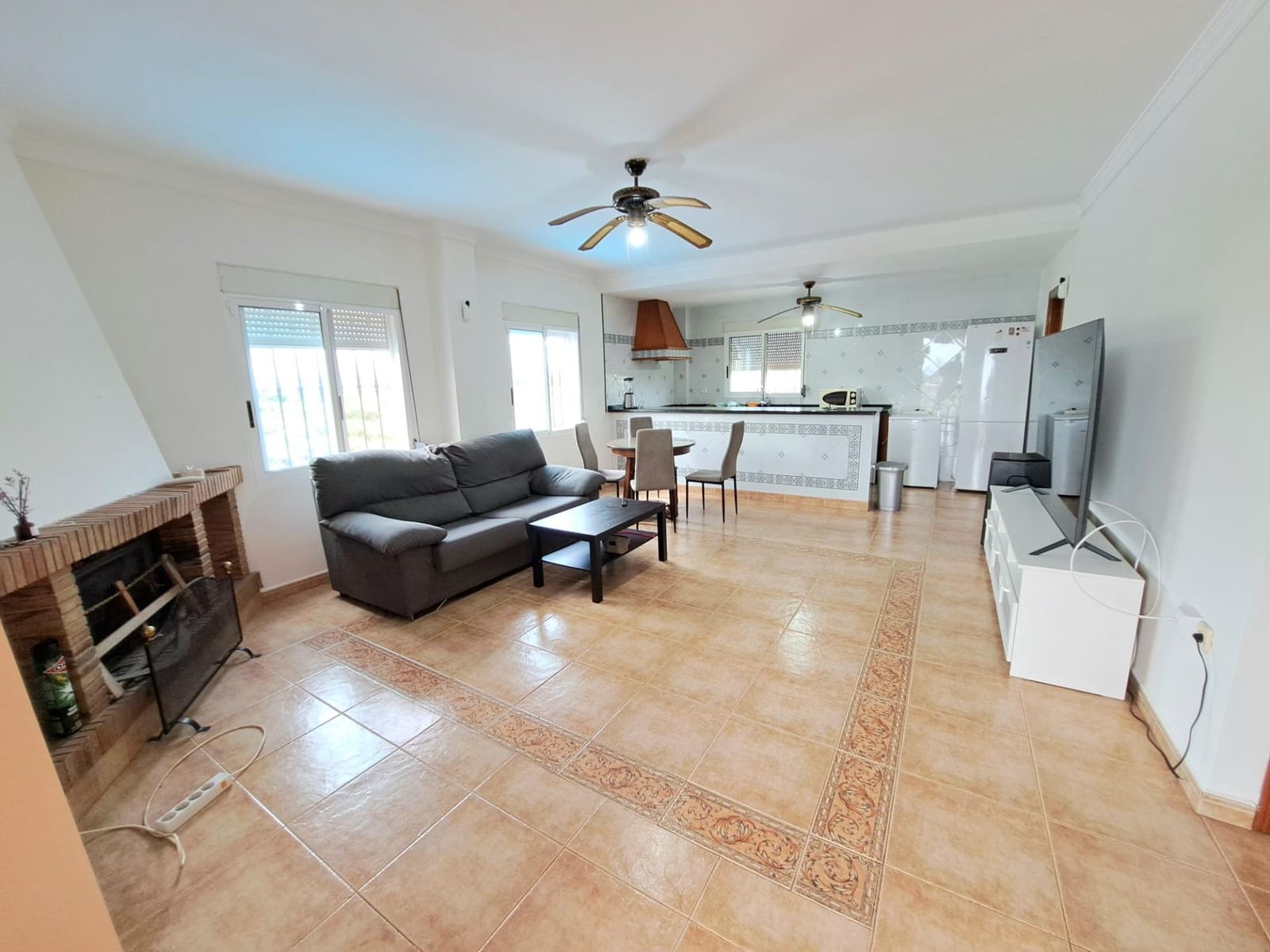 3 sypialnia Willa do wynajęcia w Corbera z basenem garażem - 1 200 € (Ref: 9219896)