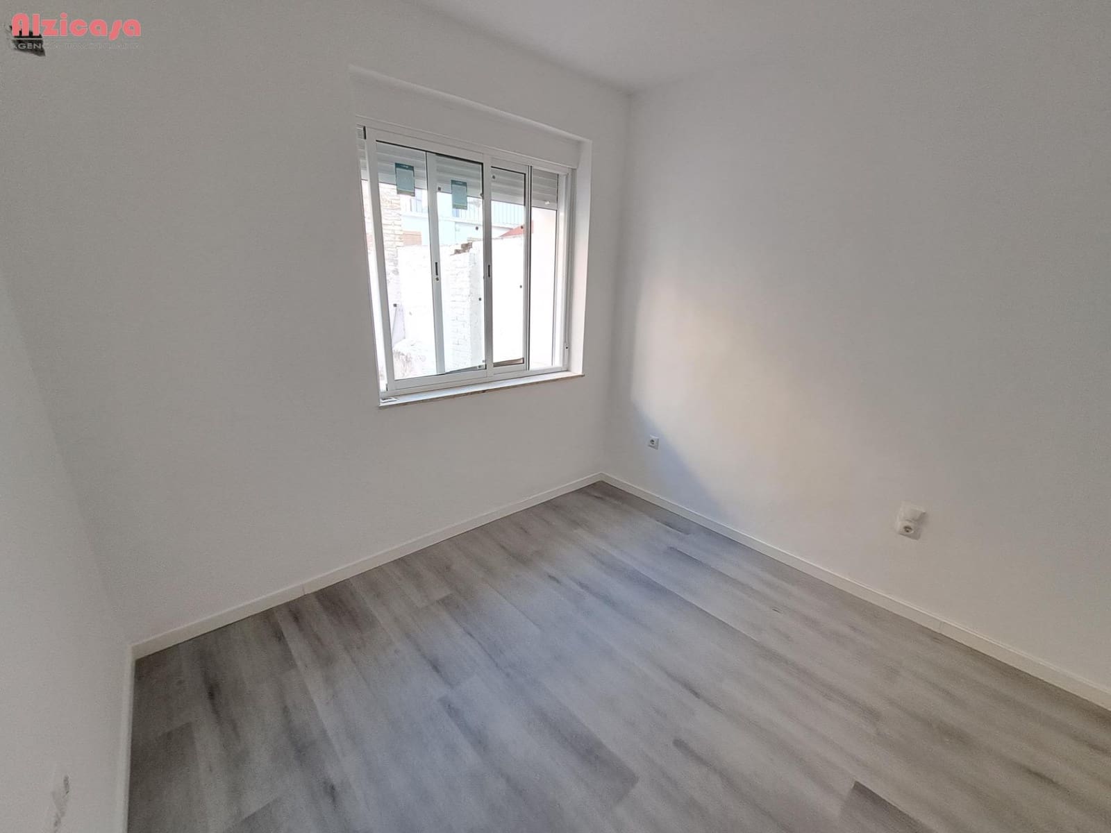 4 soveværelse Byhus til salg i Carcaixent - € 169.000 (Ref: 9236854)