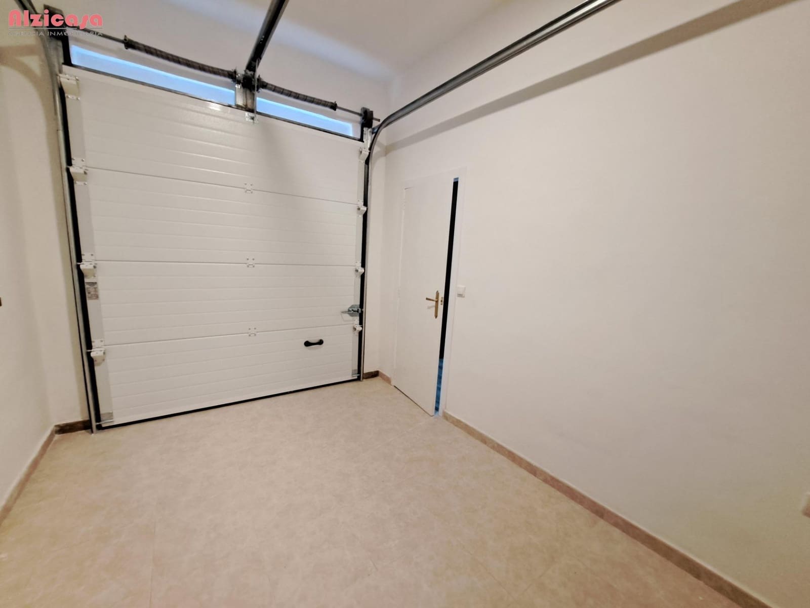 4 soveværelse Byhus til salg i Carcaixent - € 169.000 (Ref: 9236854)