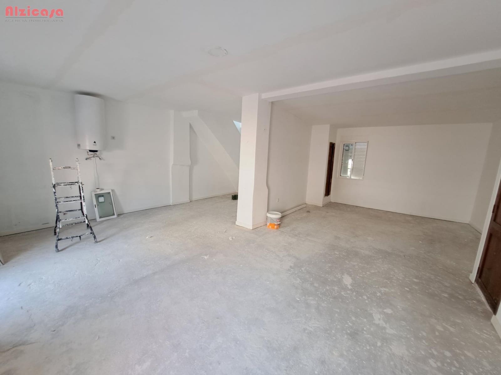 4 soveværelse Byhus til salg i Carcaixent - € 169.000 (Ref: 9236854)