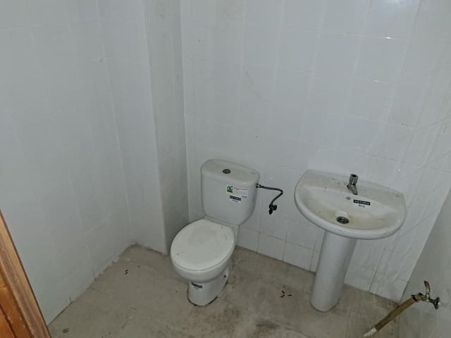 Kaupallinen myytävänä paikassa Alzira - 86 000 € (Ref: 9240341)