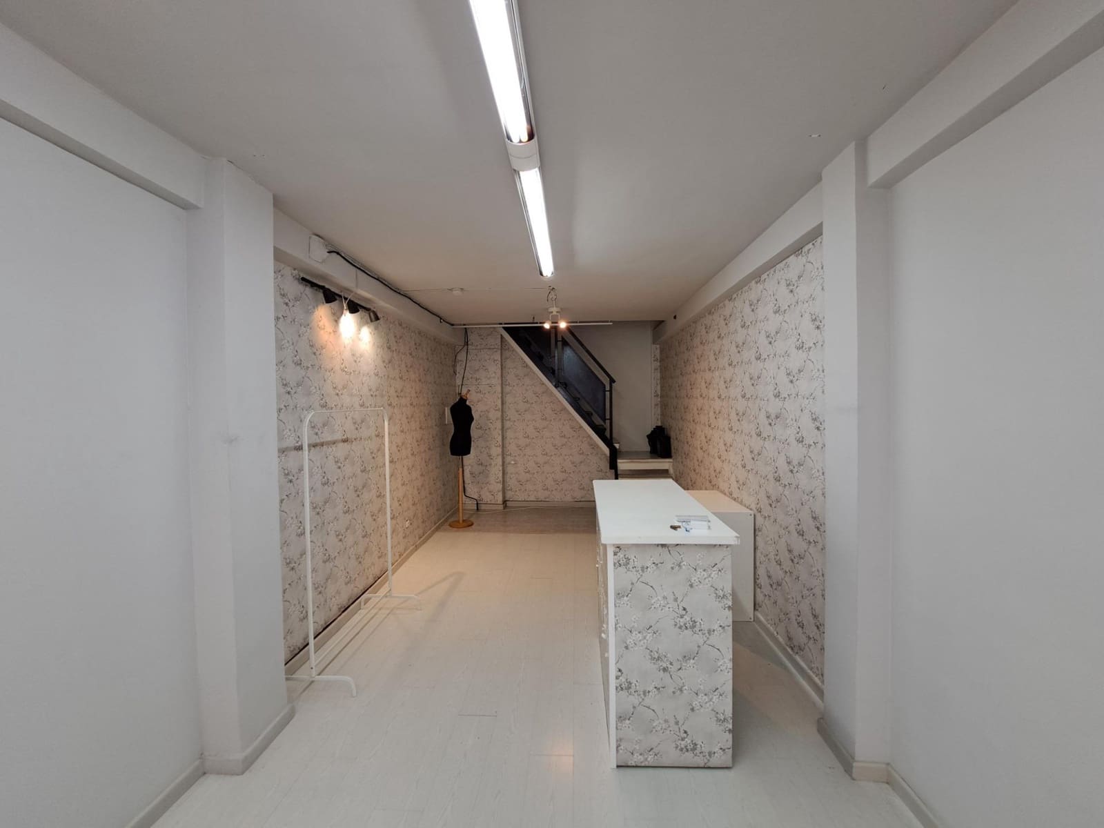 Commerciale in vendita in Alzira - 130.000 € (Rif: 9243369)