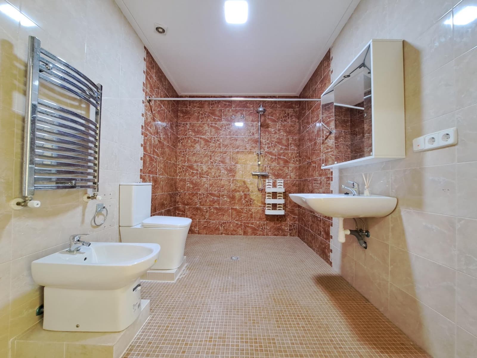 5 quarto Moradia em Banda para venda em San Juan de Enova com piscina garagem - 395 000 € (Ref: 9264464)