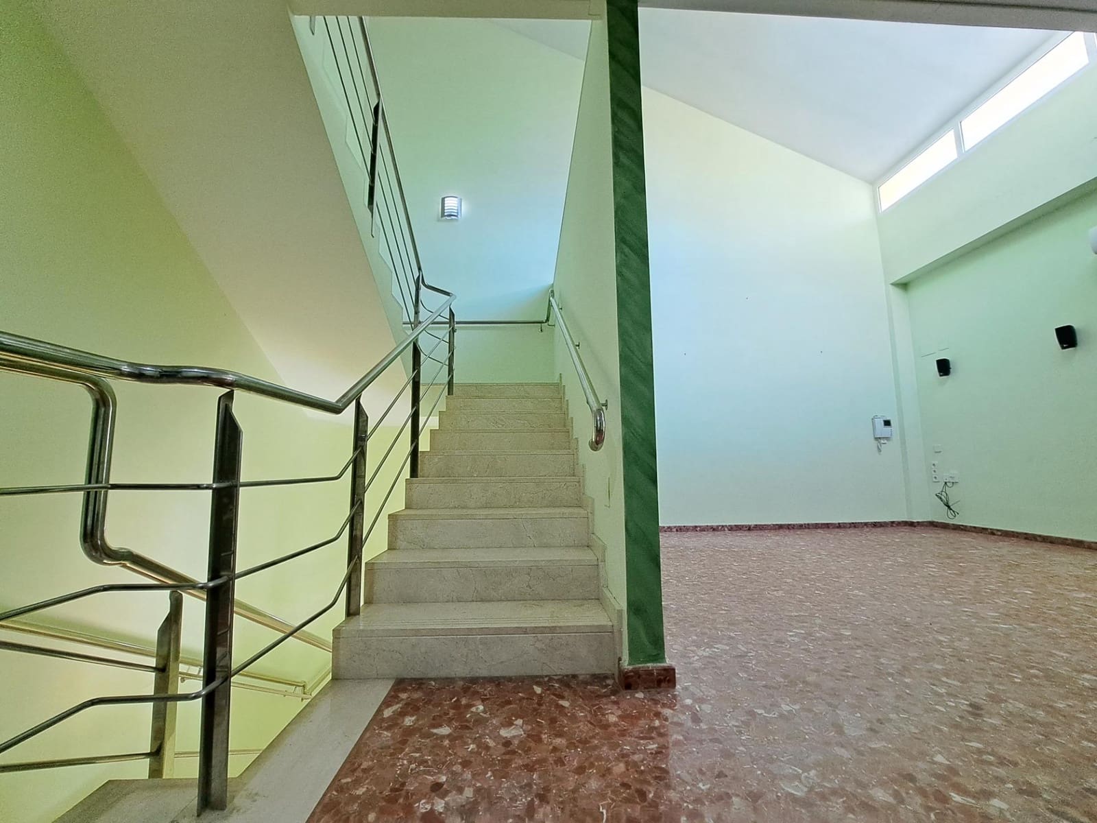 5 quarto Moradia em Banda para venda em San Juan de Enova com piscina garagem - 395 000 € (Ref: 9264464)