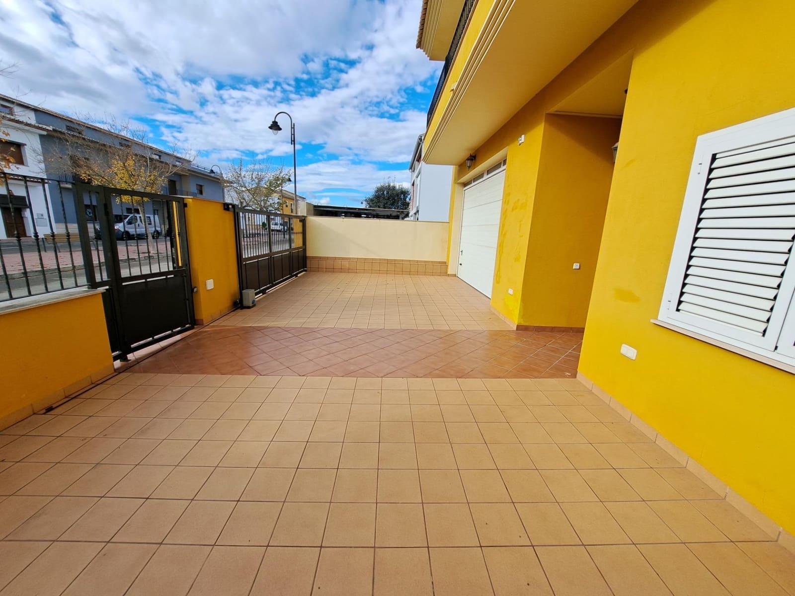 5 quarto Moradia em Banda para venda em San Juan de Enova com piscina garagem - 395 000 € (Ref: 9264464)